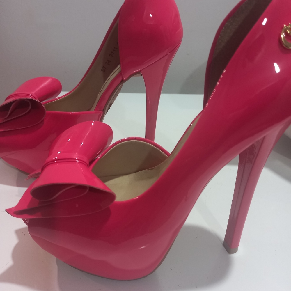 Carmen steffens - Picture 2 of 4